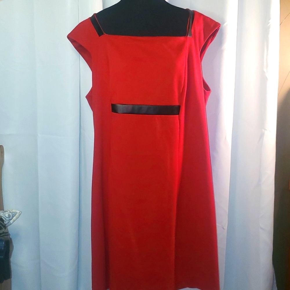 Nina Leonard red dress ❤️